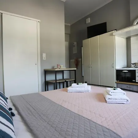 Maistros 1 Bed & Breakfast *