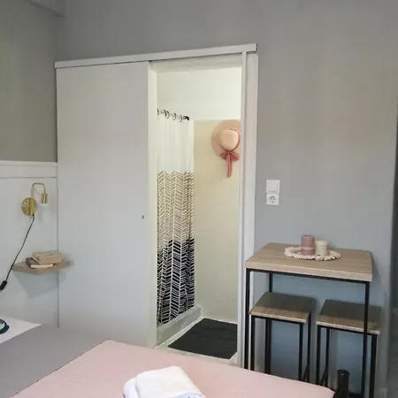 Oda ve Kahvaltı Maistros 1 3*