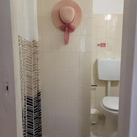 Maistros 1 Oda ve Kahvaltı